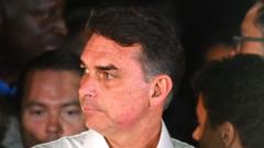 O que se sabe sobre saída de Flávio Bolsonaro do Brasil